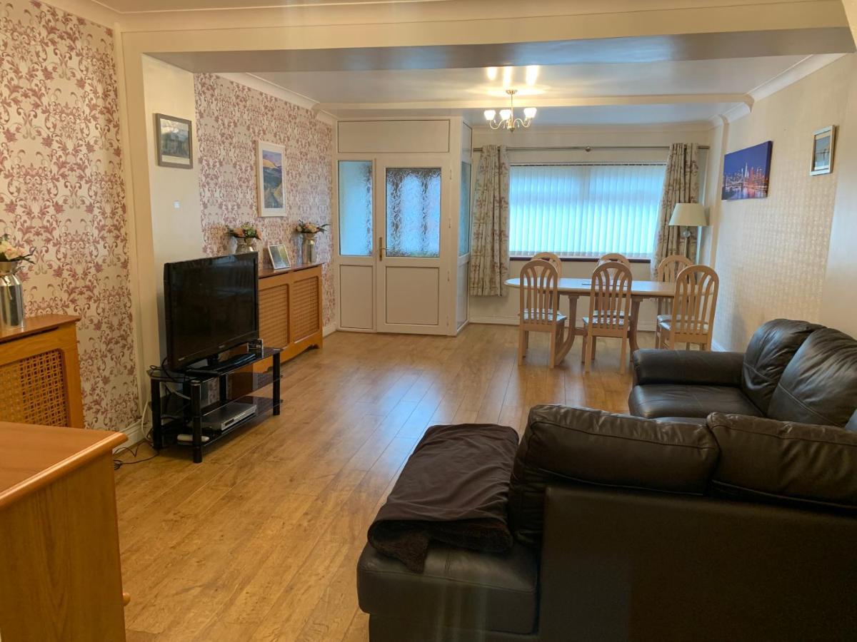 S&Ks Villa Troed-y-rhiw Екстериор снимка