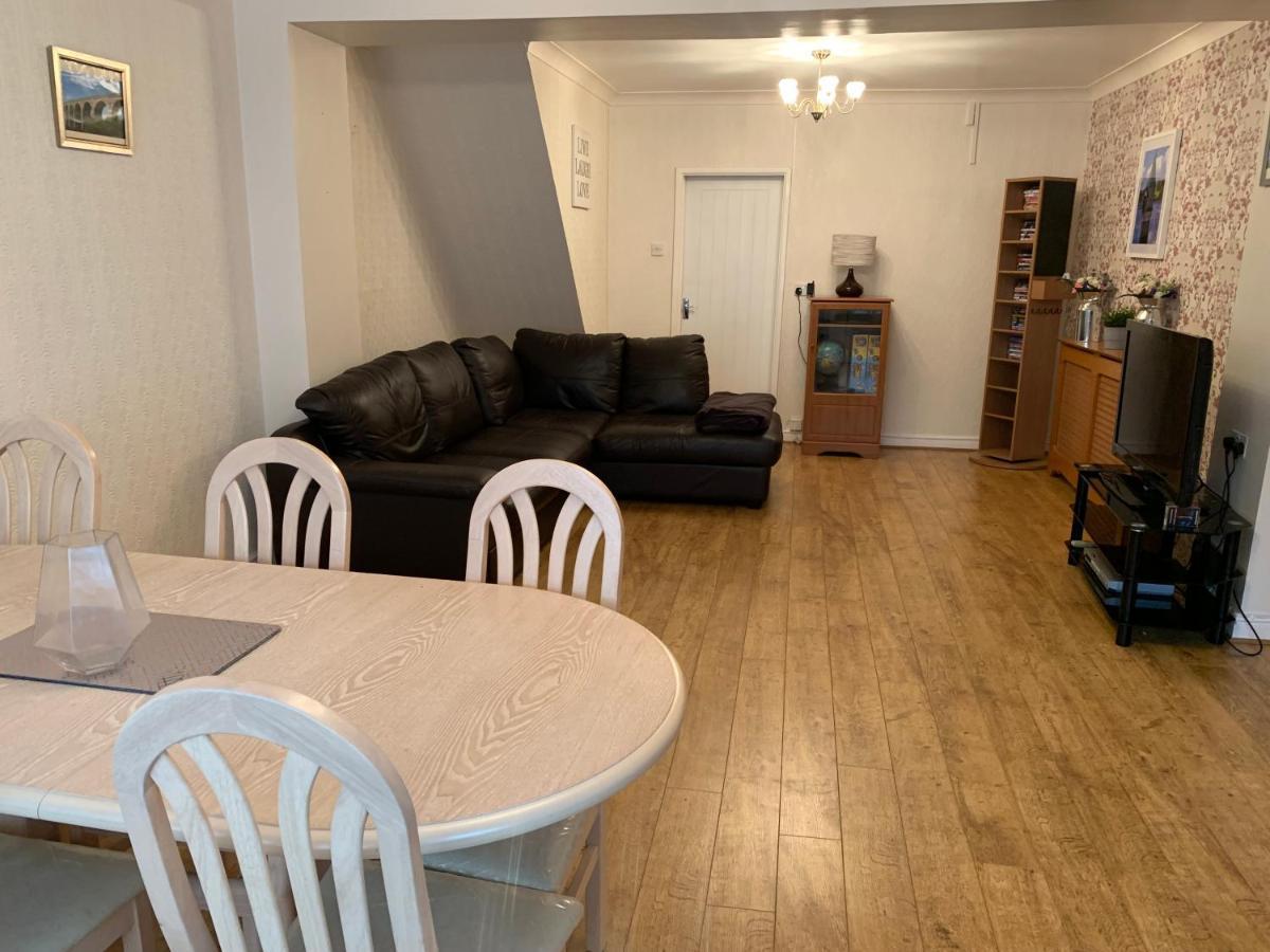 S&Ks Villa Troed-y-rhiw Екстериор снимка
